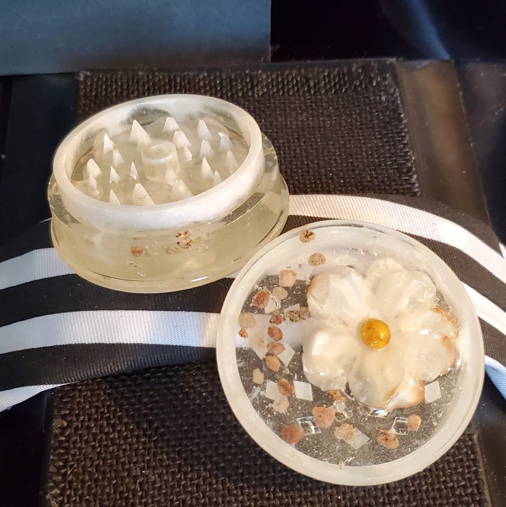 Flower Grinder - Picture 7 of 7